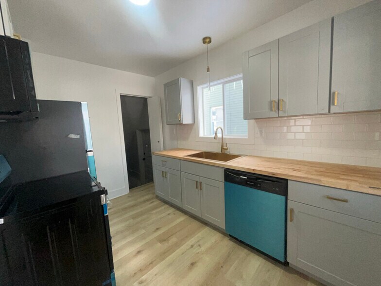 Building Photo - 1706 Davidson St