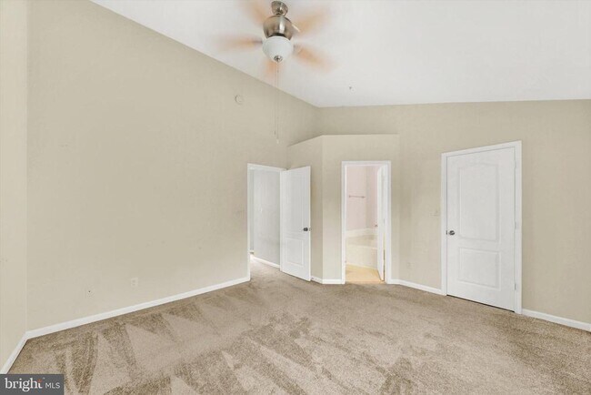 Building Photo - 6 Carob Ct