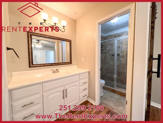 Building Photo - 2086 Mesa Dr
