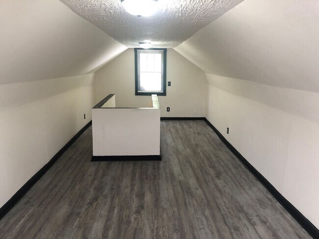 Building Photo - 3 Bedroom Canton Home