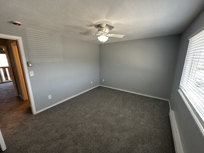 Building Photo - "Charming 2-Bed Retreat with Hardwood Floors in Golden, CO!"