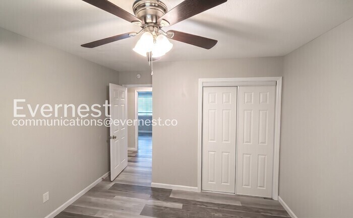 Building Photo - 3332 Roadrunner Trail