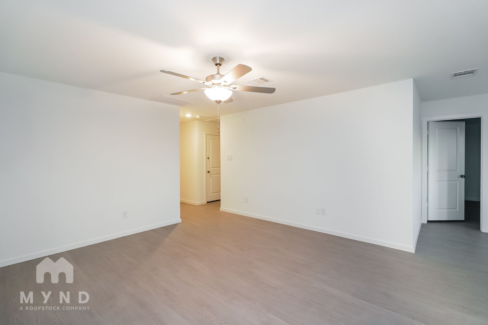 Building Photo - 2729 Ctr Crk Ln