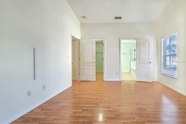 Building Photo - 10417 Lake Hasson Cir