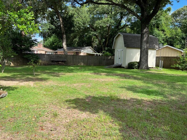 Building Photo - 3/1.5 Brick Home in Alpine Hills subdivision