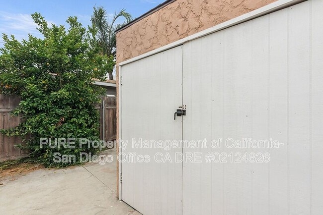 Building Photo - 3219 1/2 L St