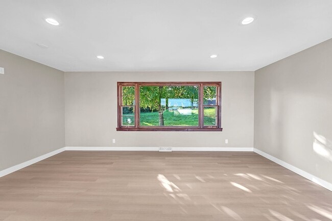 Building Photo - Longview Manor