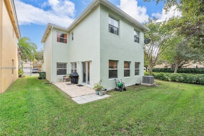 Building Photo - 1975 SE 14th St