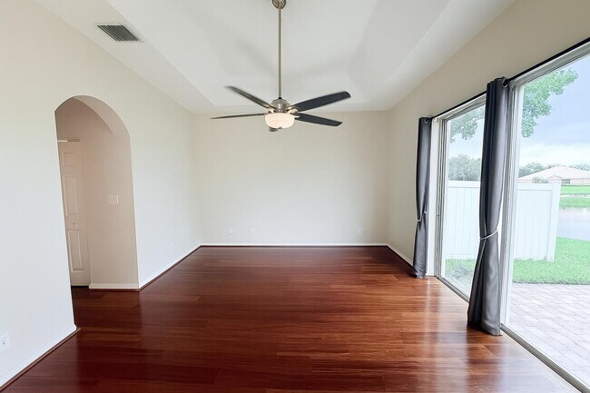 Building Photo - 2394 Kemps Bay