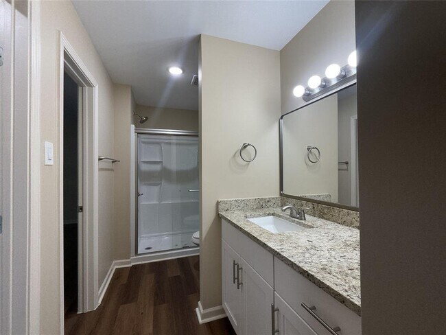 Building Photo - 5550 N Braeswood Blvd