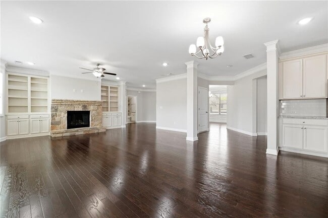 Building Photo - 304 Cochin Dr