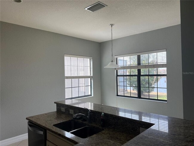 Building Photo - 13124 Woodford St