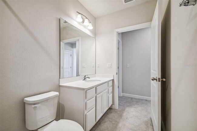 Building Photo - 11896 Thorncrest Dr