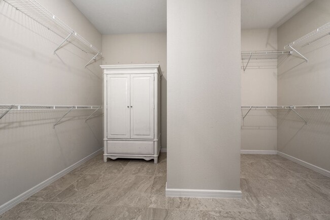 Building Photo - Immaculate Executive Home in Isles of Lake Nona