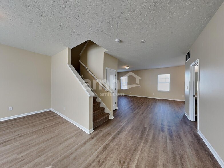 Building Photo - 2266 Boneset Dr