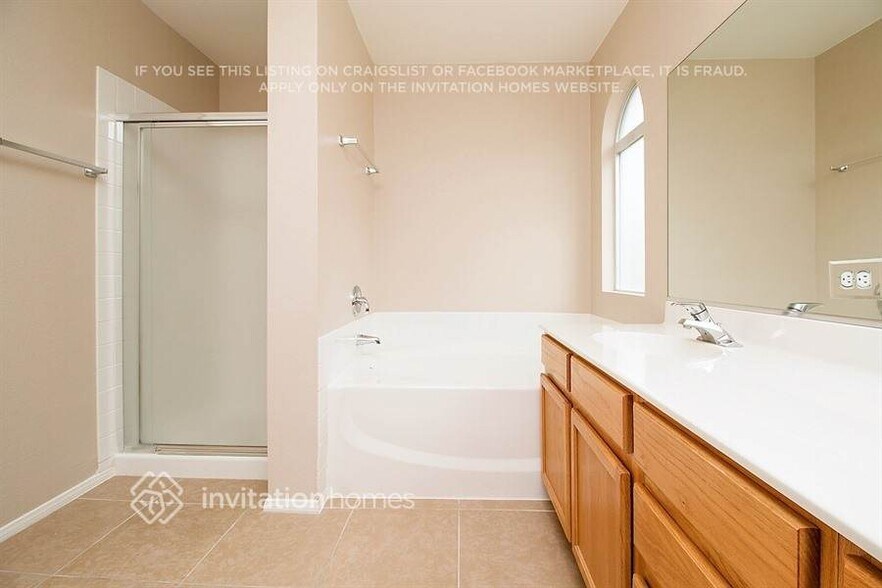 Building Photo - 1628 Sun Canyon Ct