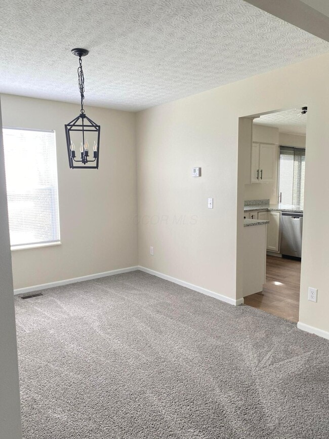 Building Photo - 6089 Pirthshire St