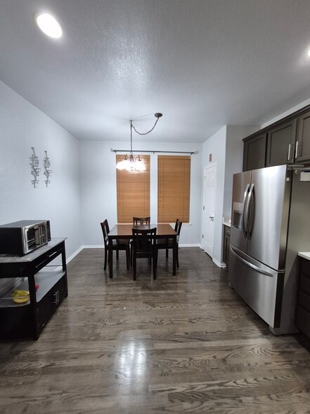 Dining in the kitchen - 4441 S Johnson Ct