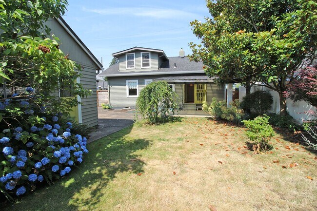 Building Photo - 3412 NE 59th Ave