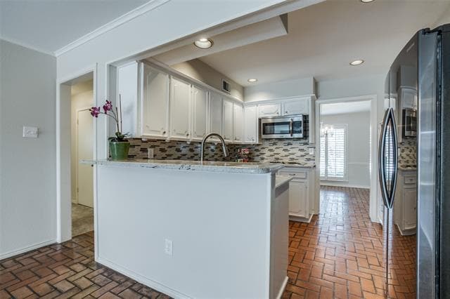 Building Photo - 7758 Dentcrest Dr