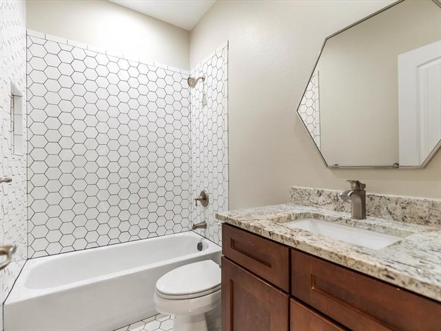 Building Photo - 1020 Texas St