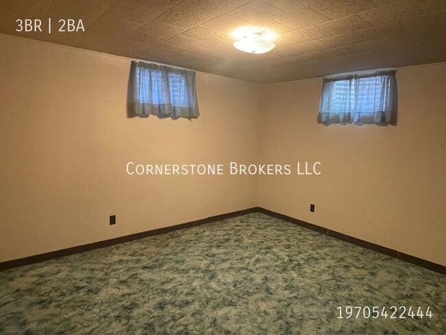 Building Photo - 628 Lane St