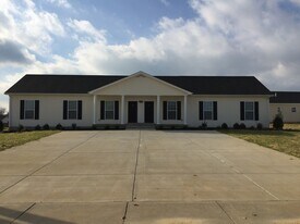 Building Photo - 1208 Autumn Oaks Dr
