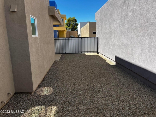 Building Photo - 1868 S Poetry Ln