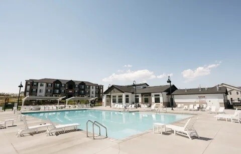 Community pool - 1625 W Talus Ridge Dr