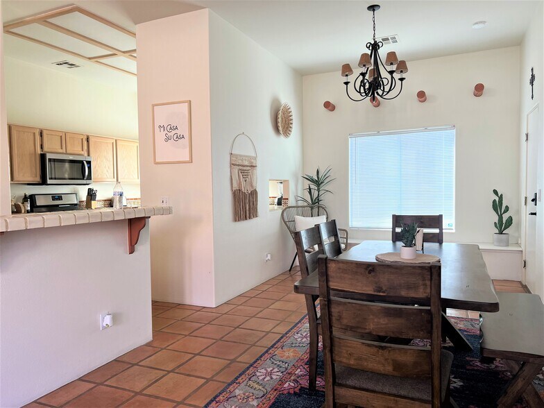 Building Photo - 53170 Avenida Diaz