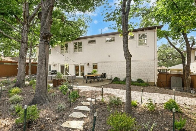 Building Photo - 2307 Alta Vista Ave