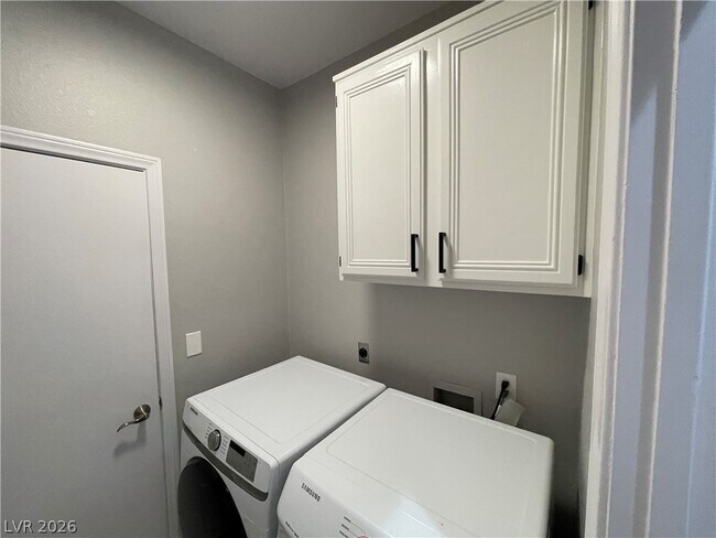 Building Photo - 8562 Lambert Dr