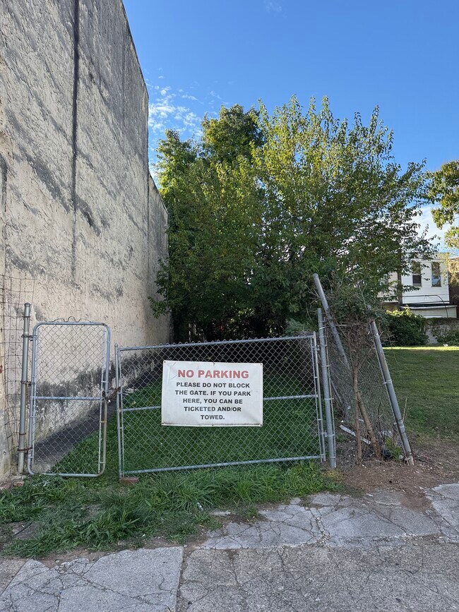 Building Photo - 2412 N 19th St