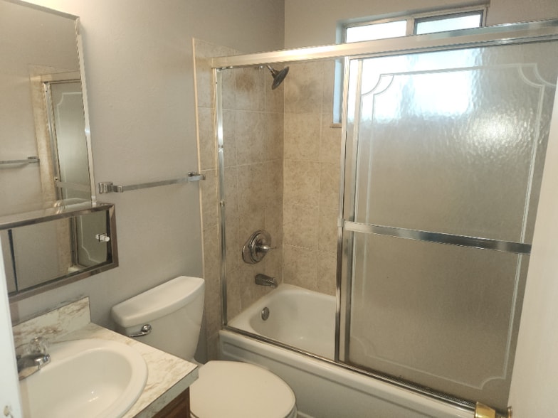 Building Photo - 2701 King St