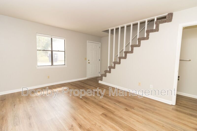 Building Photo - 93 Nicole Ln.