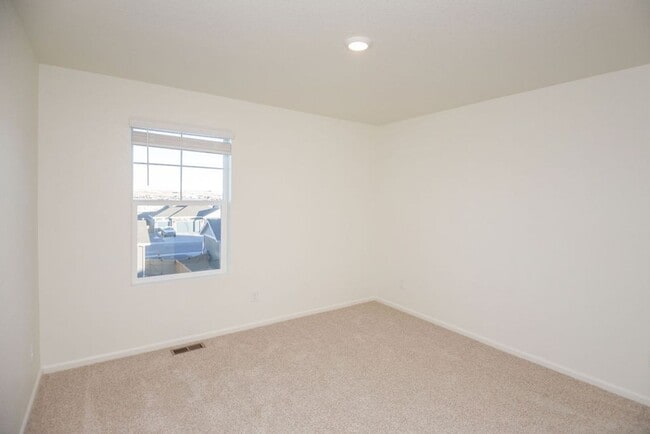 Building Photo - Spacious 4-Bedroom Home with 3-Car Garage & Walk-Out Basement | Prime Living Opportunity