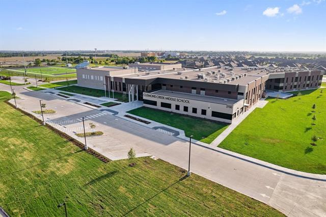 Building Photo - 1600 Tyler Dr