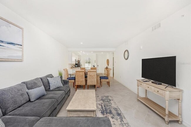 Building Photo - 12280 Wellen Golf St