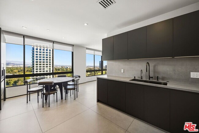 Building Photo - 10350 Wilshire Blvd