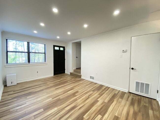 Building Photo - Faris Ridge Condominiums