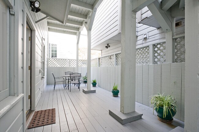 Building Photo - 1406 Post St