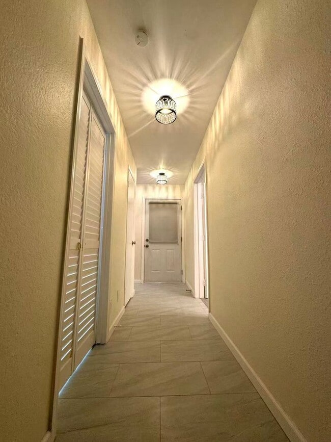 Building Photo - 3 BEDROOM HOME FOR LEASING IN Baldwin Park