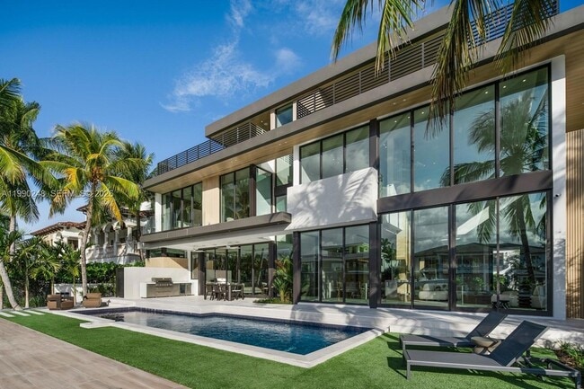 Building Photo - 641 Flamingo Dr