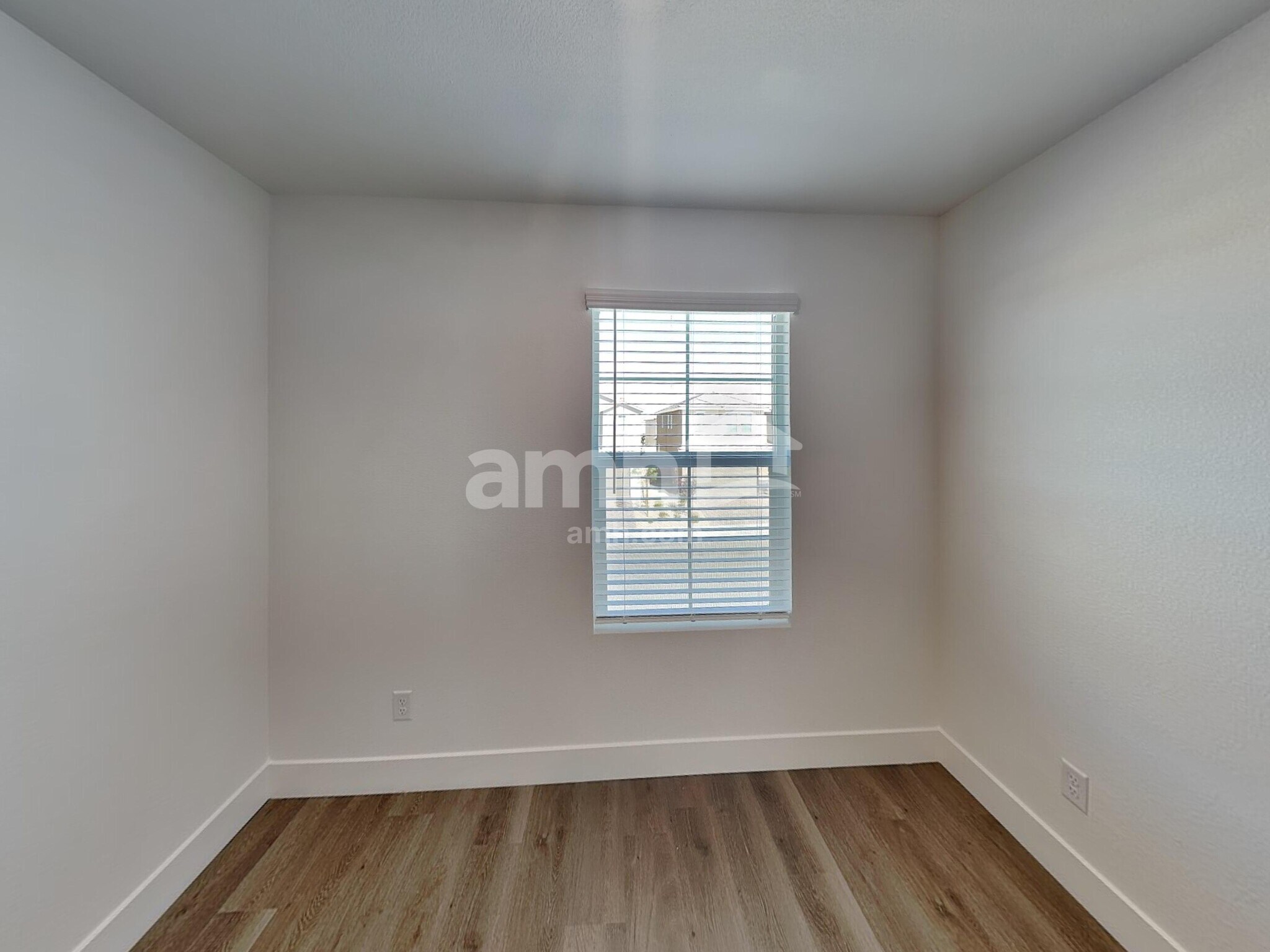 Building Photo - 5823 Vaes Dothrak St