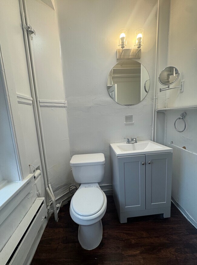 Building Photo - 800 Cathedral St