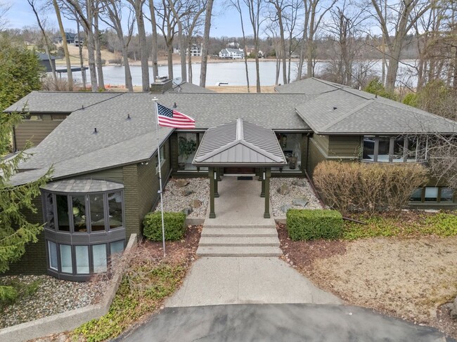 Building Photo - 3525 Brookside Dr