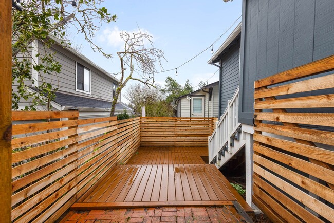 Building Photo - 2614 E Olive St