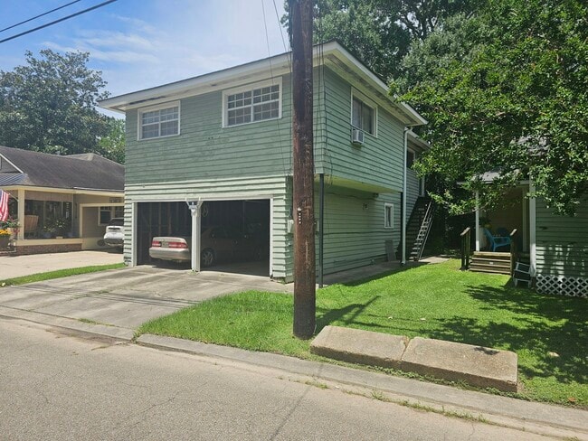Primary Photo - 406 Wilson St