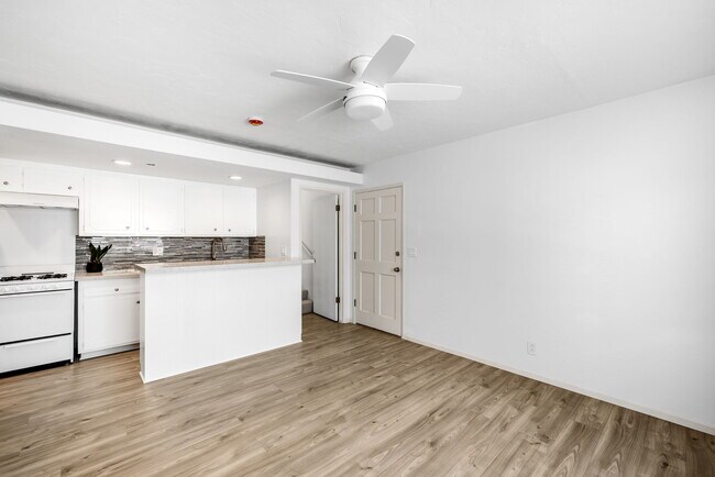 downstairs living space - 464 28th St