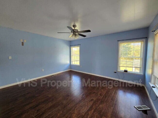 Building Photo - 10989 Muddy Run Ln